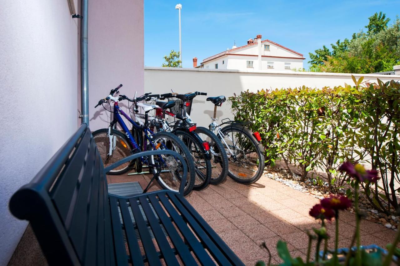 Apartments And Rooms Camaiore Rovinj Eksteriør billede