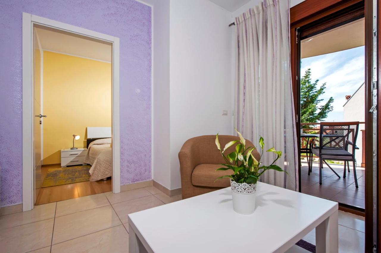 Apartments And Rooms Camaiore Rovinj Eksteriør billede