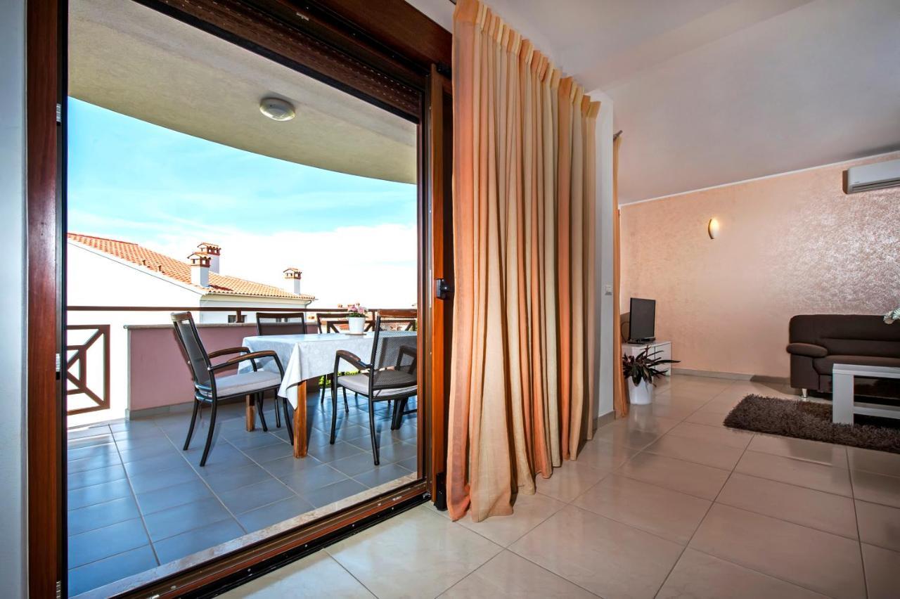 Apartments And Rooms Camaiore Rovinj Eksteriør billede